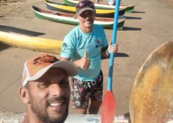 Dupla de Ilhabela participa da Corrida de Canoa Caiçara em Ubatuba