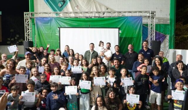 Escola Municipal de Vela de Ilhabela forma 90 alunos no primeiro ciclo de 2026