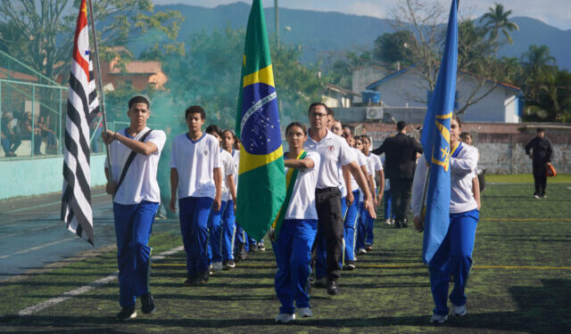 Festival de Fanfarras evidencia tradição cívica em Ilhabela com mais de 500 estudantes