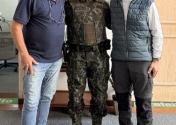 Prefeito de Ilhabela recebe novo comandante da Polícia Militar Ambiental do Litoral Norte