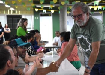 Prefeitura de Ilhabela acelera regularização fundiária com entrega de títulos e retomada do Morro dos Mineiros