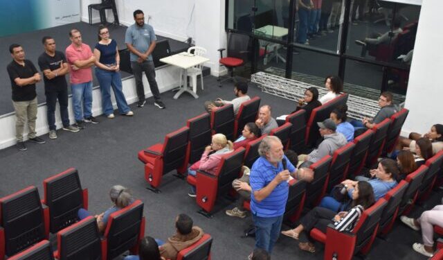 Prefeitura de Ilhabela entrega autorizações de emplacamento a 67 famílias do Núcleo Bexiga