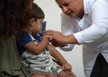 Dia D de vacinação para crianças e adolescentes de até 15 anos será realizado neste sábado (22) em Ilhabela