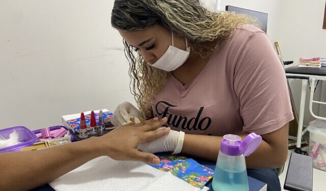 Fundo Social de Ilhabela abre inscrições para curso gratuito de Manicure e Pedicure nesta quinta-feira (27)