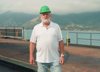 Prefeito Toninho Colucci acompanha instalação de novos cabos subaquáticos que vão dobrar capacidade energética de Ilhabela