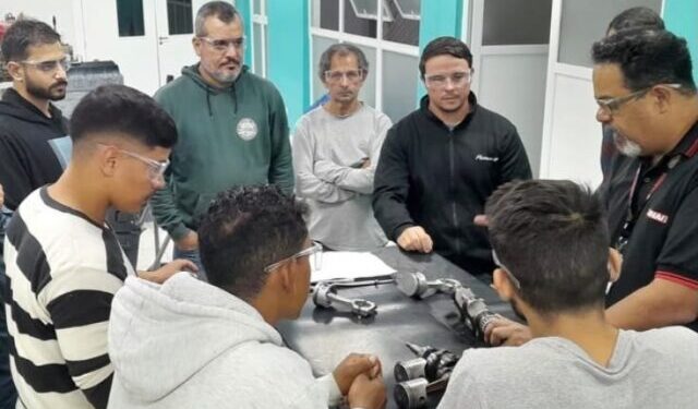 Ilhabela abre pré-inscrições para curso gratuito de Mecânico de Revisão de Motores Náuticos