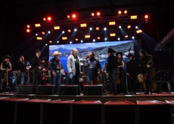 Ilhabela retorna à Festa do Peão de Barretos com artistas locais, fomento ao turismo e divulgação da Feira Literária e de Aventura