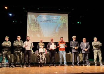Prefeitura de Ilhabela é homenageada pela Polícia Militar Ambiental por parceria em ações de proteção ambiental