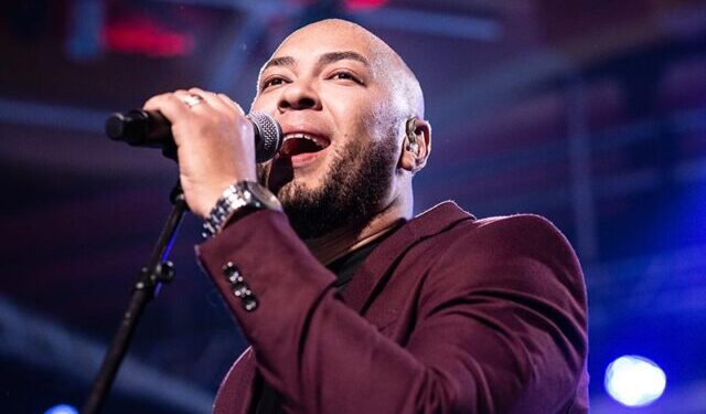 Ton Carfi e apóstolo Estevam Hernandes participam de noite de louvor e fé em Ilhabela