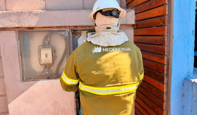 Comércios em Ilhabela desviaram energia suficiente para abastecer mais de 11 mil imóveis por um mês