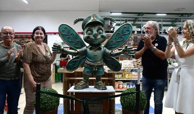 Ilhabela ganha novo atrativo turístico com a chegada do Borrachudo Apaixonado no Mercado Municipal