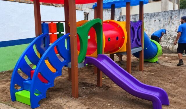 Prefeitura de Ilhabela avança com melhorias na infraestrutura urbana e instalação de playgrounds